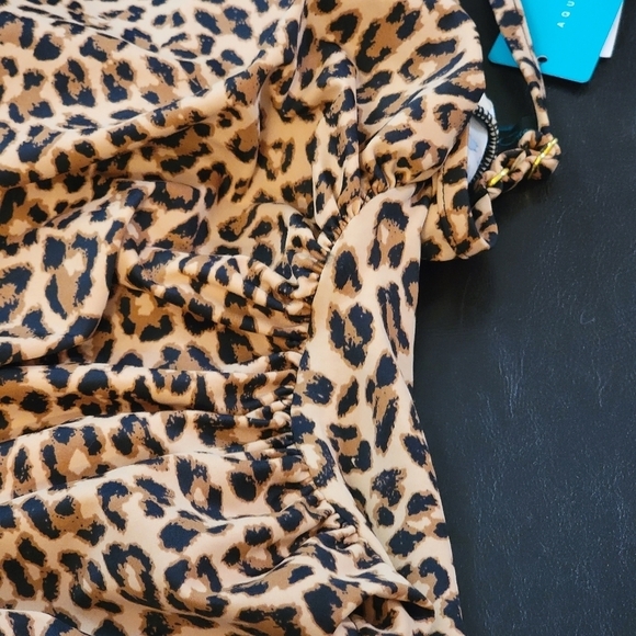Aqua green Twist front over the shoulder One piece swimsuit Animal print Size S - Picture 10 of 10